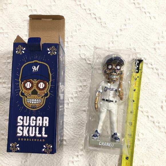 Milwaukee Brewers Cerveceros Sugar Skull Bobblehead 2019 Día de los Muertos NEW - Picture 3 of 7